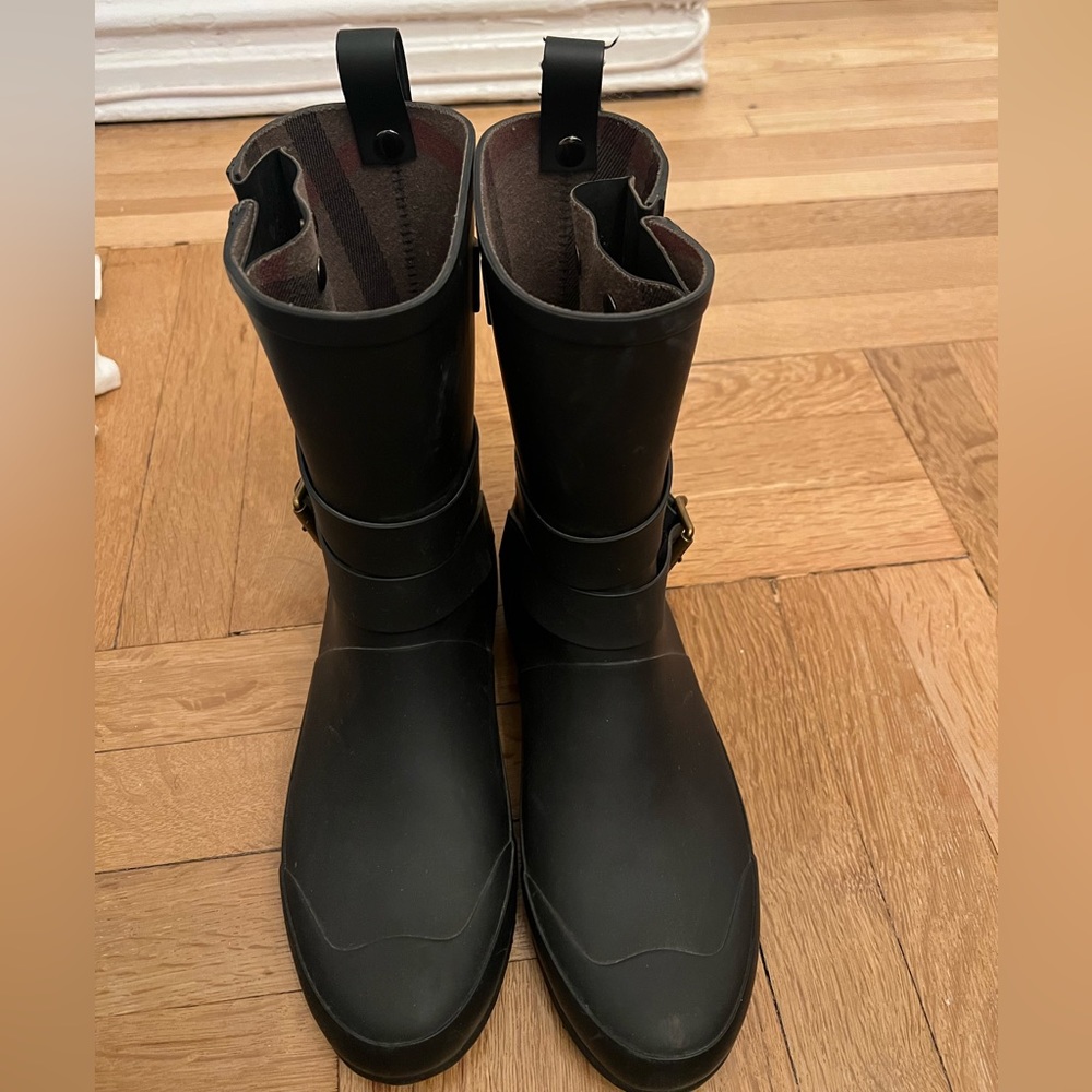 Burberry shirt rain boots